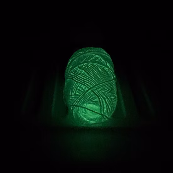 Kingeagle Factory Hot Sale New Arrival 100% Polyester Crochet Glow in The Dark Knitting Yarn